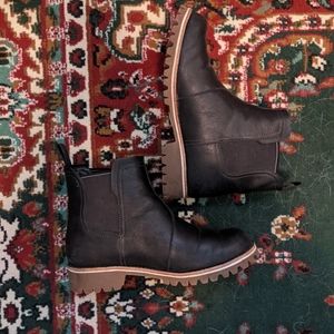 Chaco Fields Chelsea Boots